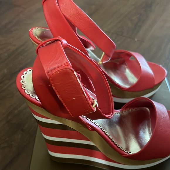 Bebe Wedge - Picture 6 of 6